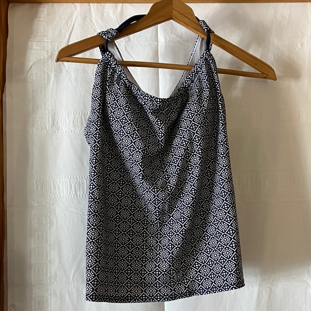 Kona Sol Women’s Sz M  Racerback Tankini Top Navy/White Tile Print Swimwear